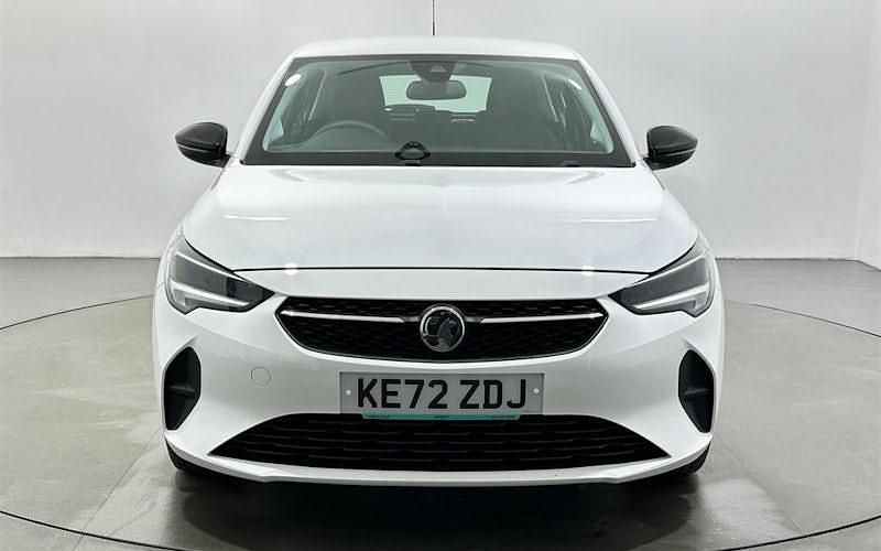 Second-hand Vauxhall Corsa Design Edition 101 CP (74 kW) 2023 Alb Hatchback