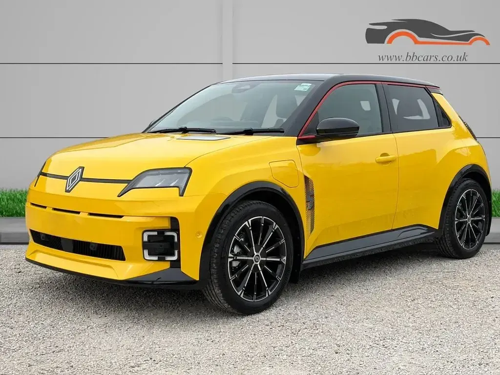 New Renault R5 Iconic 110 kW (150 HP) 2026 Yellow Hatchback