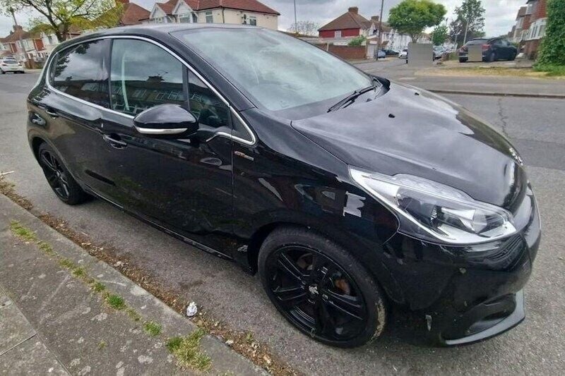 Black Used 2019 Peugeot 208 GT-line Hatchback | £8,980 (Super price) - Image 1/1