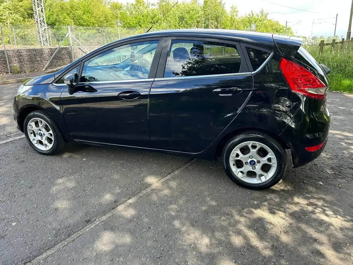 Used Ford Fiesta Zetec 96 HP (70 kW) 2012 Black Hatchback