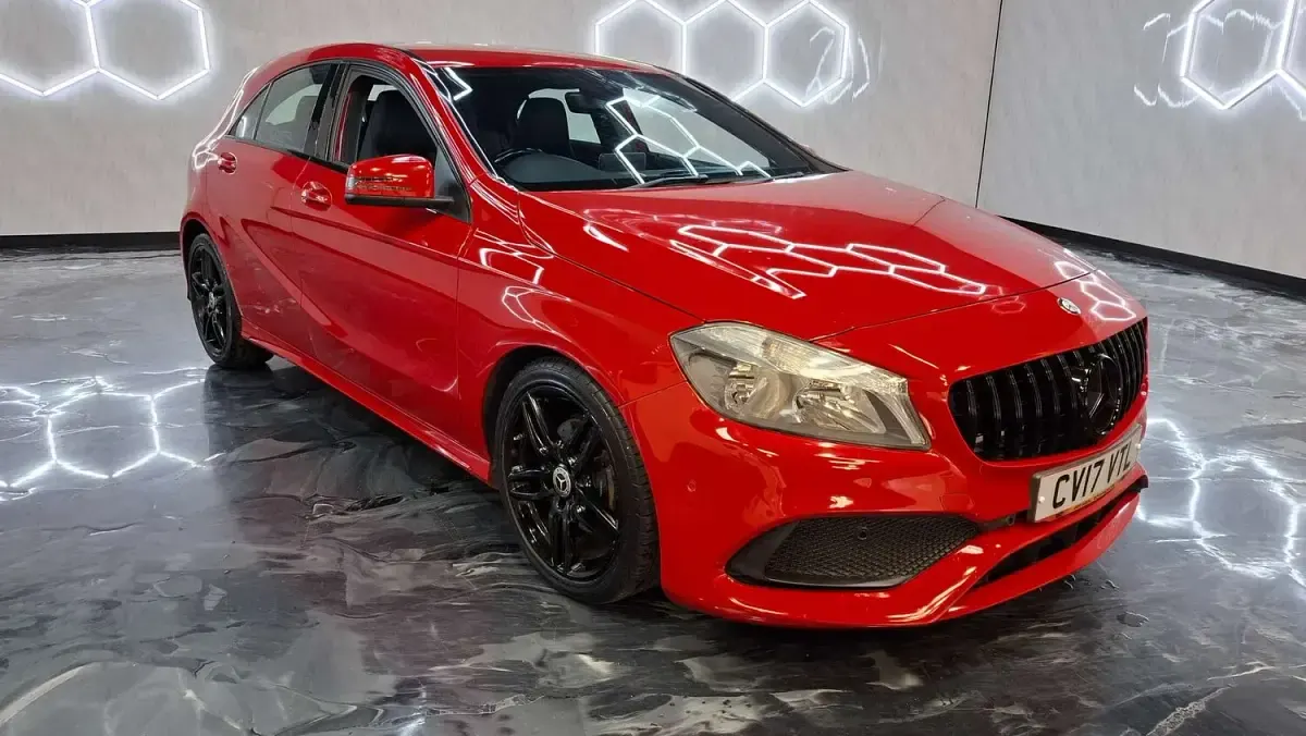 Used Mercedes A160 Executive 102 HP (75 kW) 2017 Red Hatchback