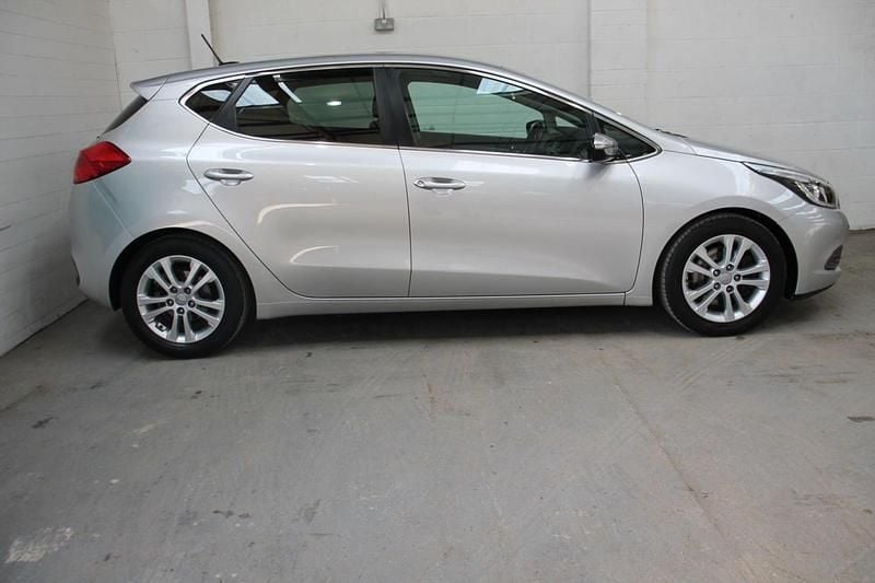 Used Kia Ceed 2015 Silver Hatchback