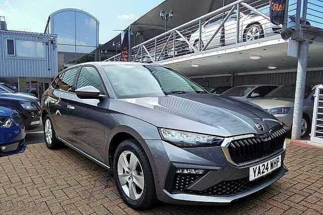 Graphite grey metallic Used 2024 Skoda Scala SE Hatchback | £15,980 (Fair price) - Image 1/4