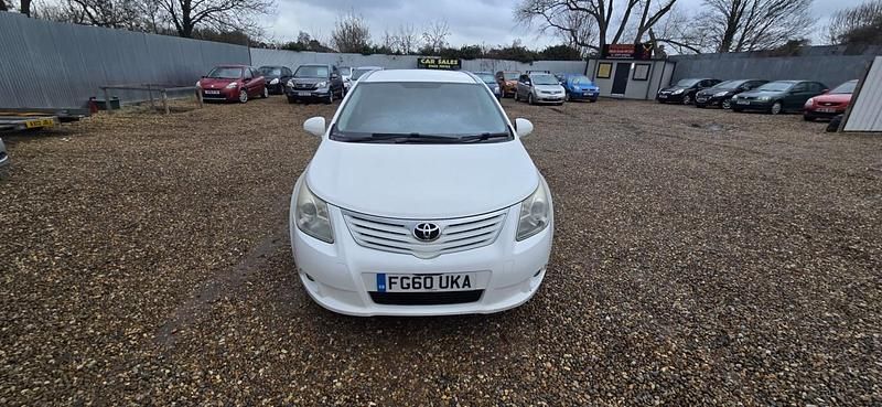 Used Toyota Avensis 2010 White Estate