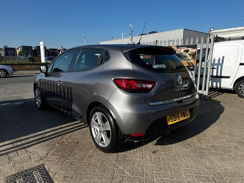 Used Renault Clio IV Dynamique 75 HP (55 kW) 2015 Grey Hatchback