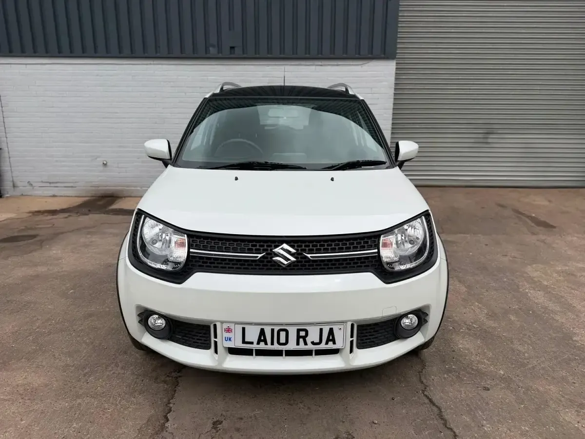 Used Suzuki Ignis SZ-T 90 HP (66 kW) 2018 White/black SUV