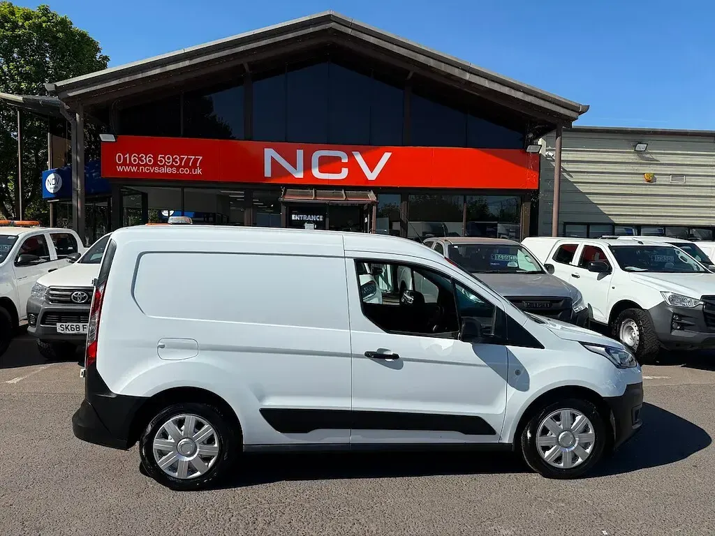 Used Ford Transit 75 HP (55 kW) 2021 White Van