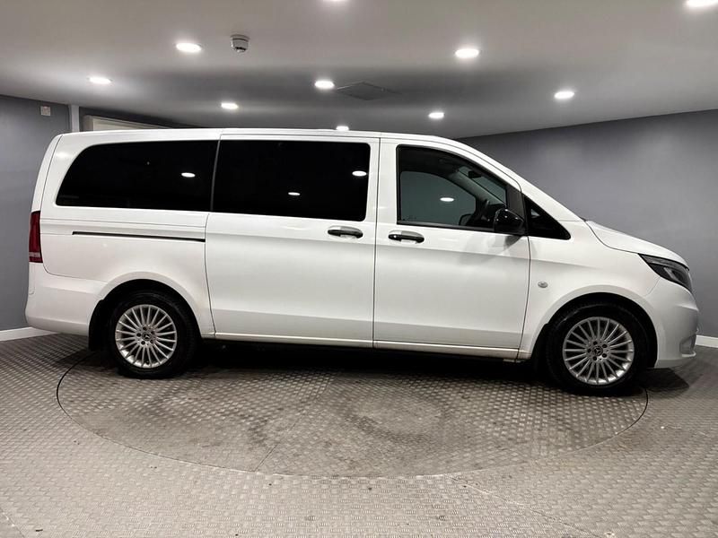 Used Mercedes Vito 187 HP (137 kW) 2022 White Van