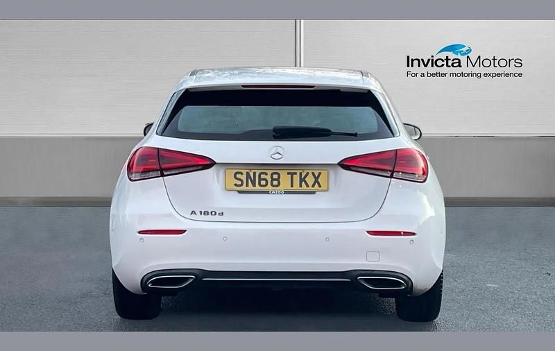 Used Mercedes A180 Executive 116 HP (85 kW) 2018 White Hatchback