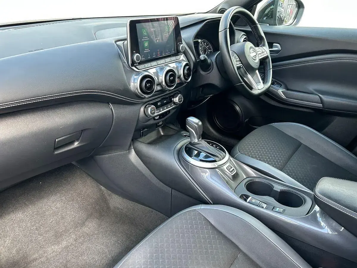 Used Nissan Juke N-Connecta 143 HP (105 kW) 2023 Black SUV
