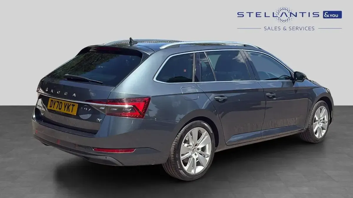 Used Skoda Superb SE L 215 HP (158 kW) 2020 Grey Estate