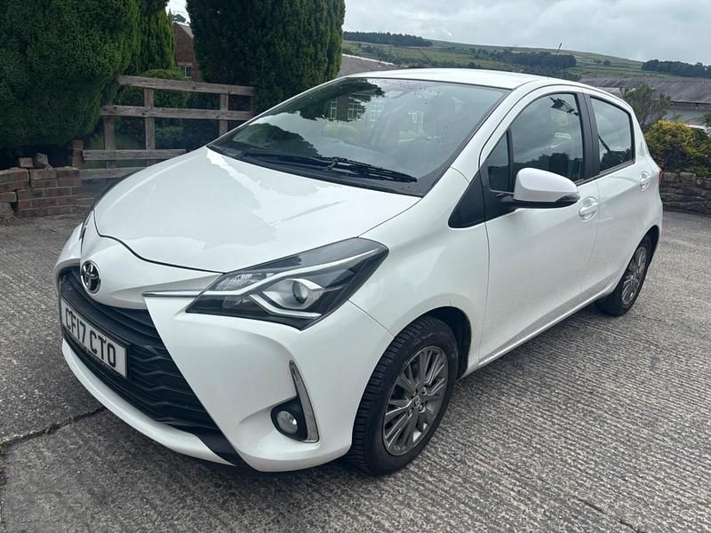 White Used 2017 Toyota Yaris Hatchback | £7,295 (Good price) - Image 1/4