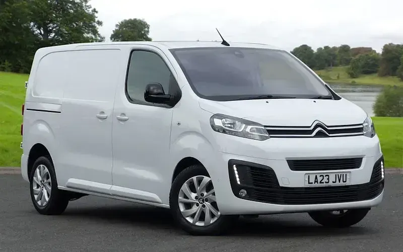 Begagnad Citroën Dispatch 102 HK (75 kW) 2023 Minibuss
