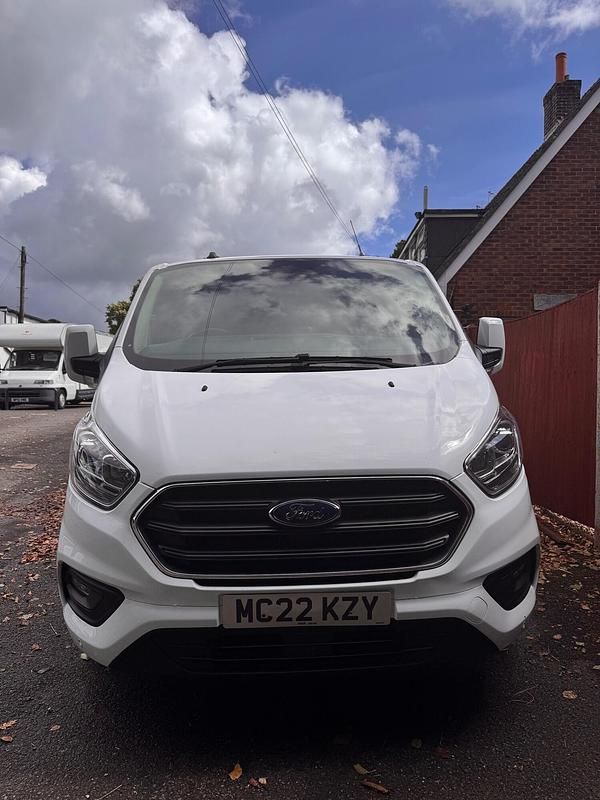 Used Ford Transit Custom Limited 130 HP (95 kW) 2022 White Van