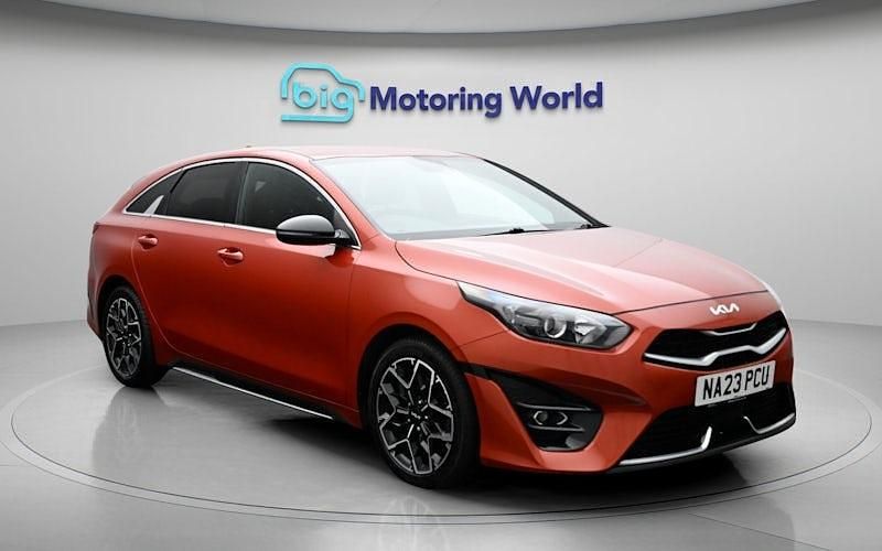 Used Kia ProCeed GT-Line 159 HP (116 kW) 2023 Orange Estate