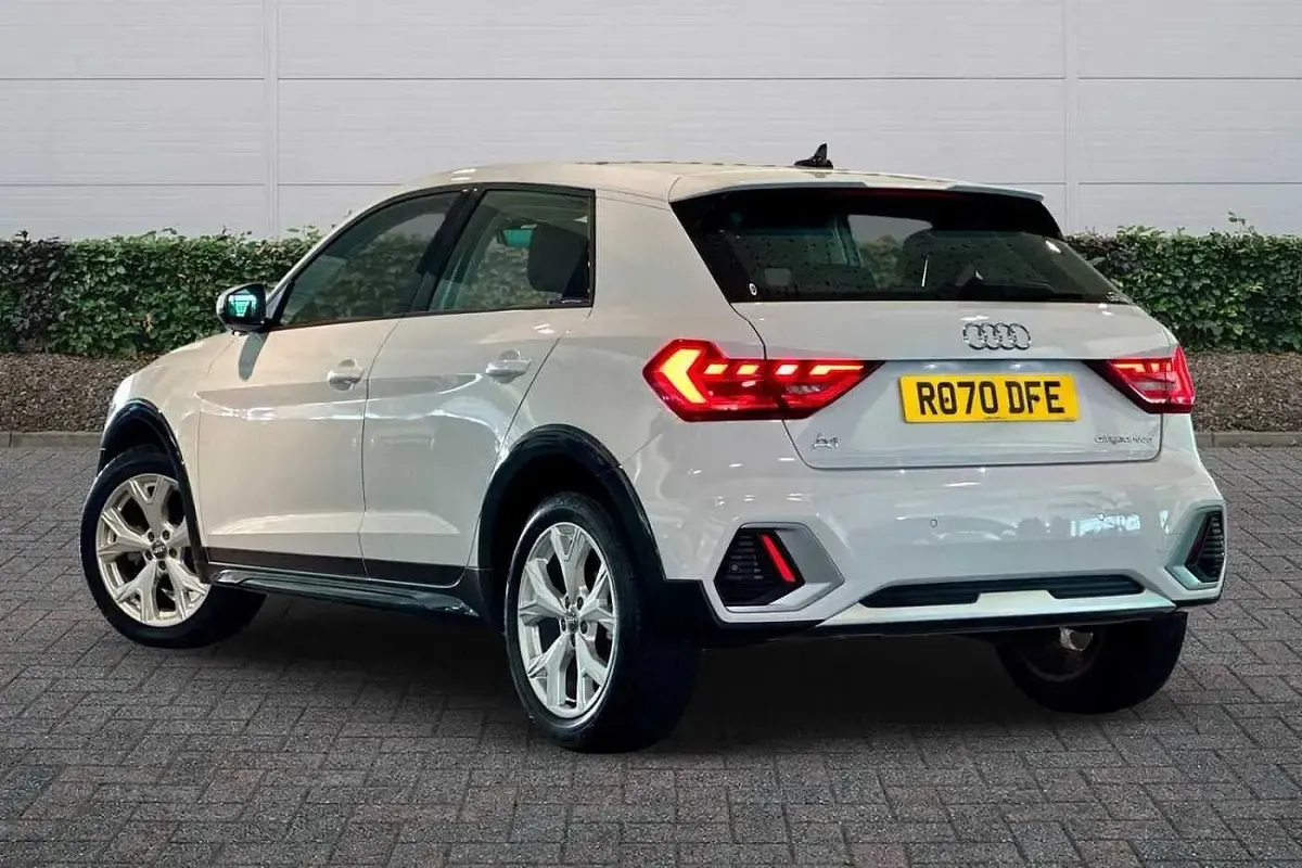 Used Audi A1 Design 150 HP (110 kW) 2020 White SUV