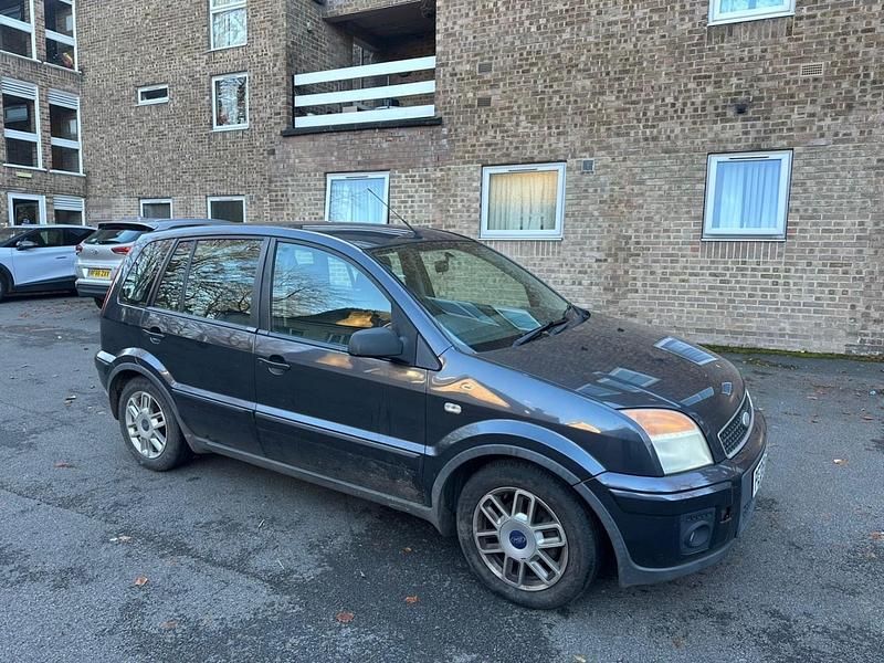 Grey Used 2006 Ford Fusion Zetec Hatchback | £795 (Fair price) - Image 1/4