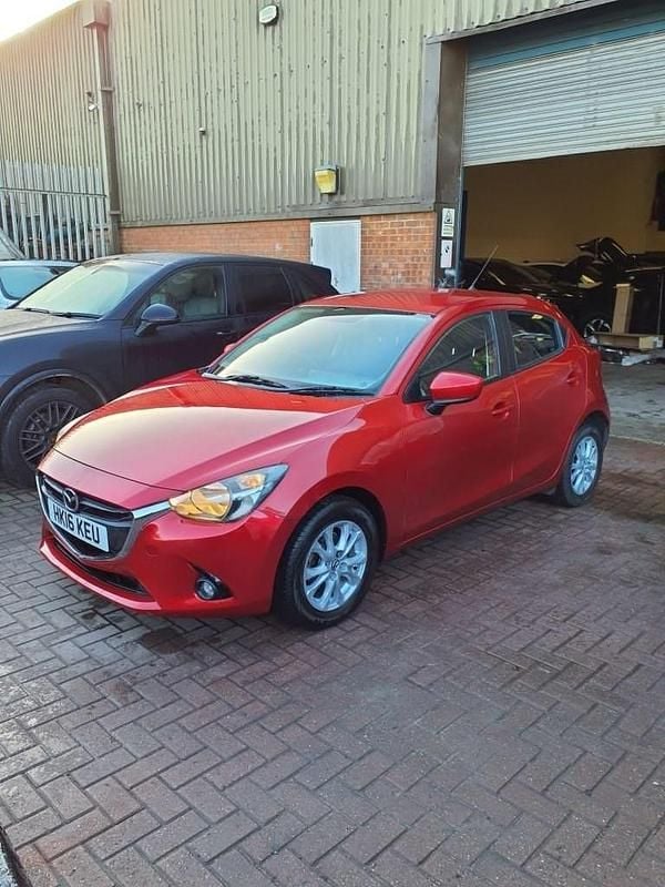 Used Mazda 2 75 HP (55 kW) 2016 Red Hatchback