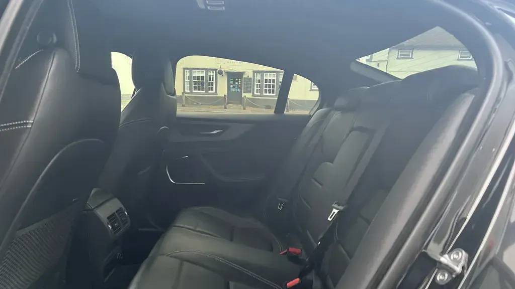 Used Jaguar XE R-Dynamic 249 HP (183 kW) 2020 Black Sedan