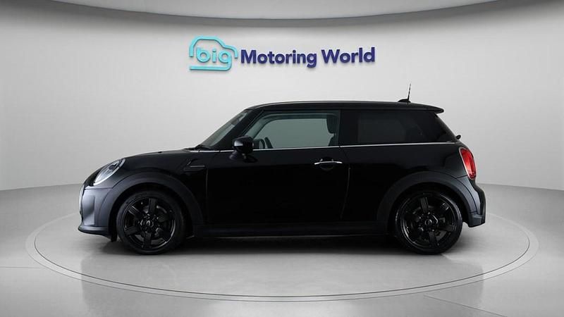 Used Mini Cooper Classic 136 HP (100 kW) 2022 Black Hatchback