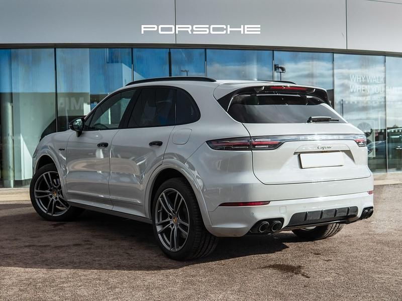 Used Porsche Cayenne Platinum Edition 462 HP (339 kW) 2022 Grey SUV
