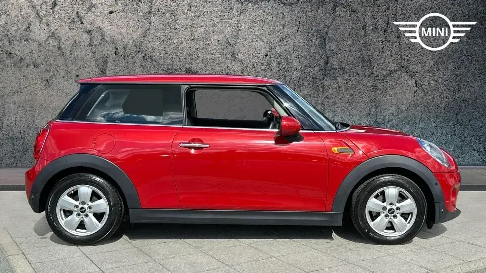 Używany Mini ONE Hatch 101 KM (74 kW) 2017 Czerwony Hatchback