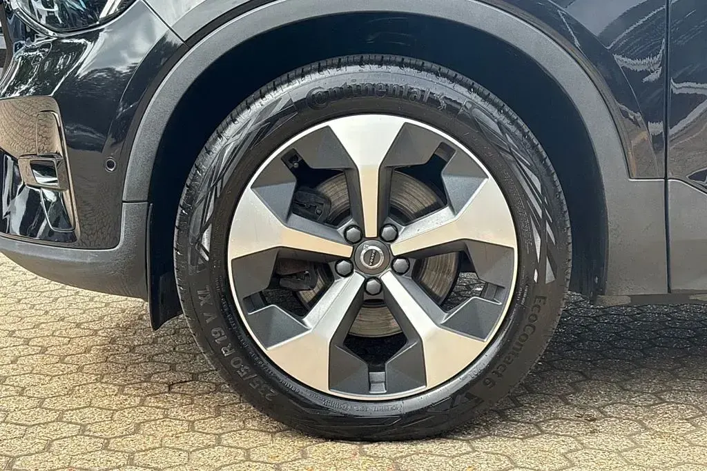 Used Volvo XC40 Ultimate 194 HP (142 kW) 2023 Black SUV