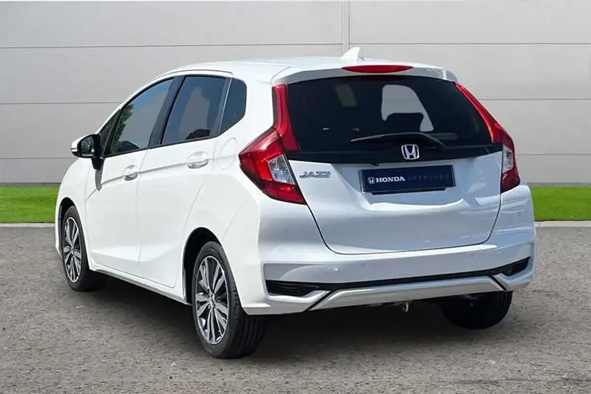 Used Honda Jazz EX 102 HP (75 kW) 2019 Platinum white Hatchback