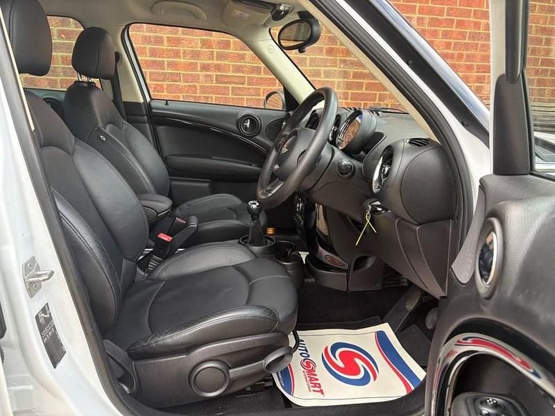 Used Mini Cooper Countryman 122 HP (89 kW) 2016 White SUV