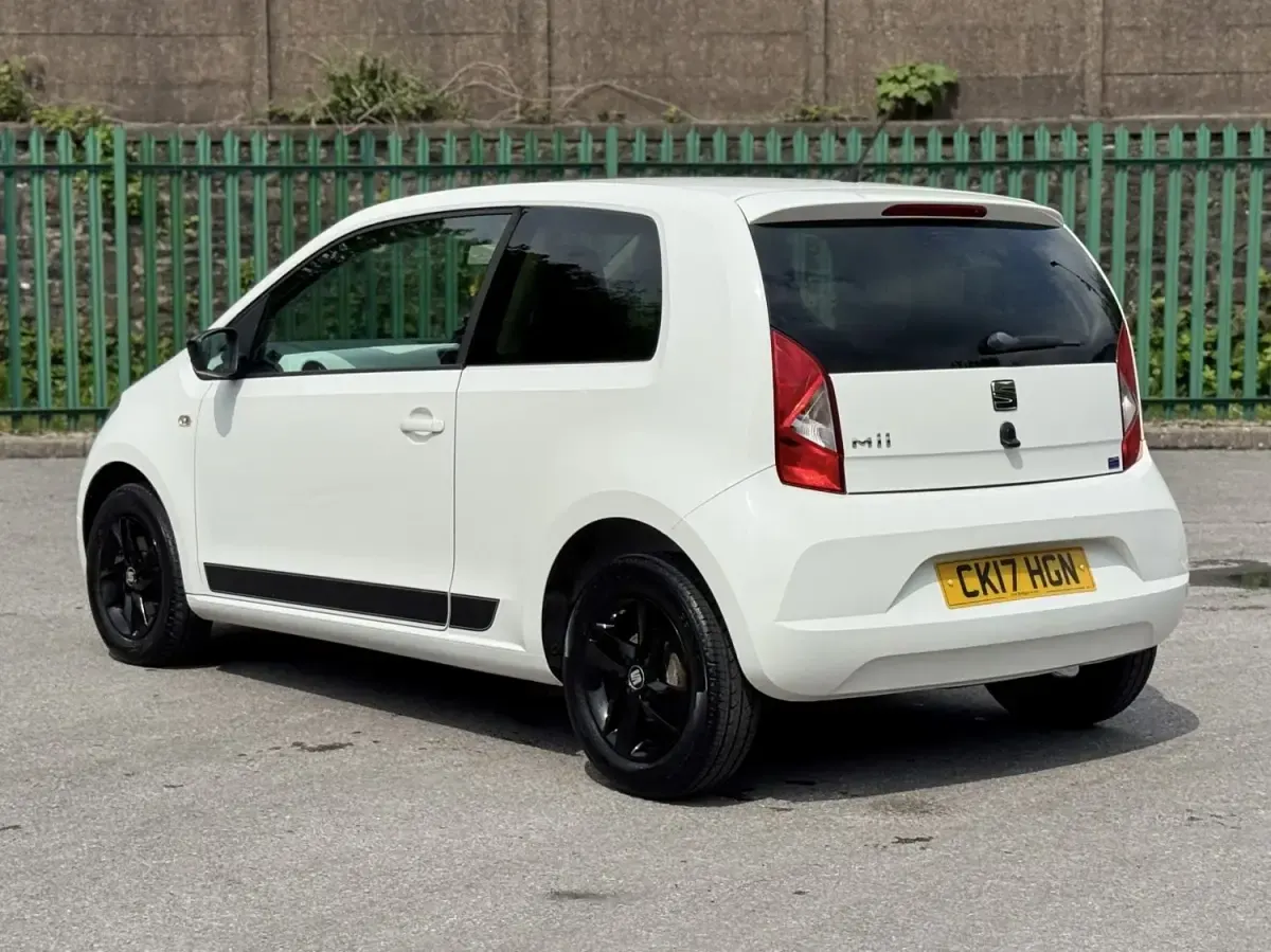 Begagnad Seat Mii Design 2017 Vit Halvkombi