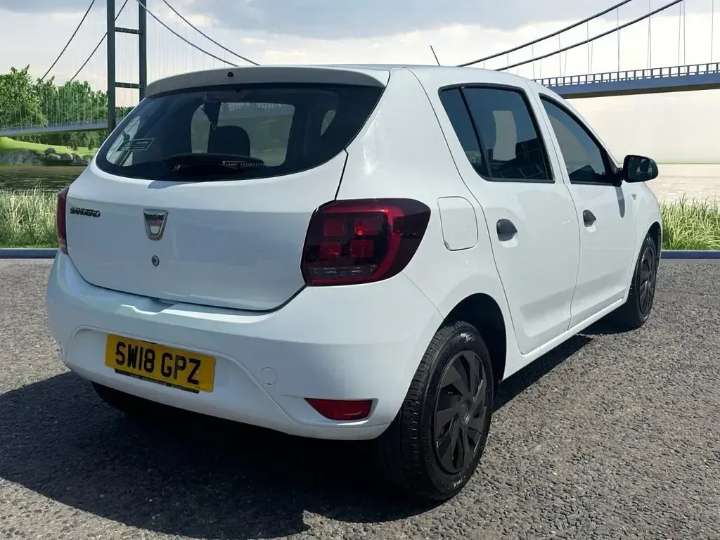 Used Dacia Sandero Ambiance 75 HP (55 kW) 2018 White Hatchback