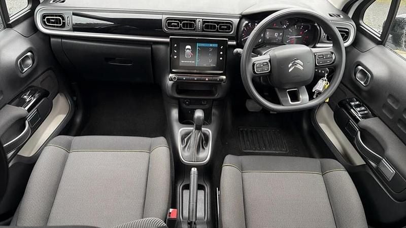 Used Citroën C3 PureTech 108 HP (79 kW) 2024 White Hatchback