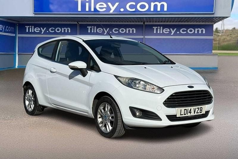 Used Ford Fiesta Zetec 82 HP (60 kW) 2014 White Hatchback