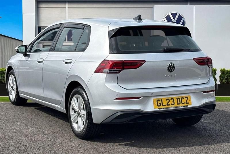 Used VW Golf VIII Life 110 HP (80 kW) 2023 Silver Hatchback
