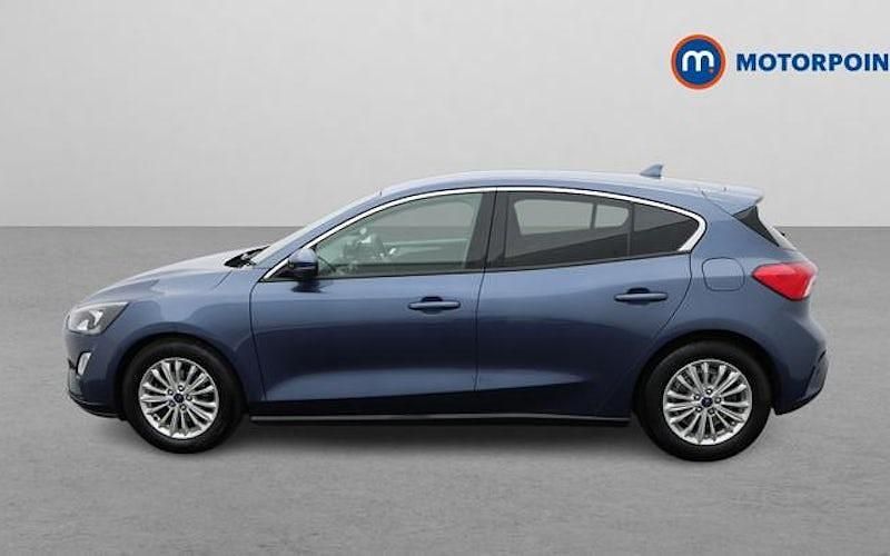 Used Ford Focus Titanium 125 HP (91 kW) 2019 Blue Hatchback