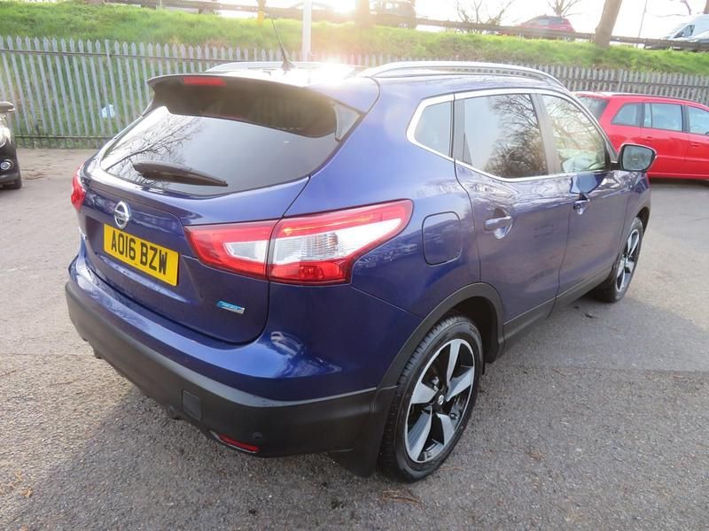 Used Nissan Qashqai N-Connecta 110 HP (80 kW) 2016 Blue SUV