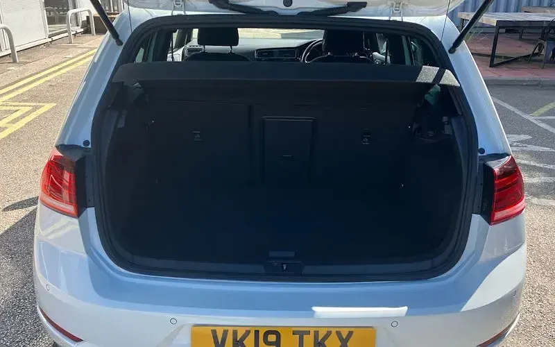 Used VW Golf VII R-line 150 HP (110 kW) 2019 White Hatchback