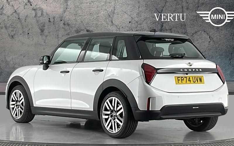 Used Mini Cooper Classic 114 kW (156 HP) 2026 Hatchback