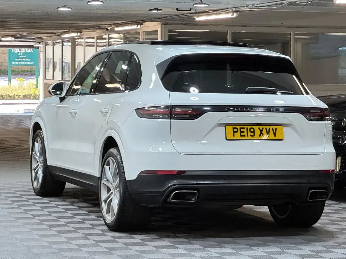 Used Porsche Cayenne 340 HP (250 kW) 2019 White SUV