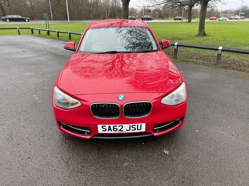Used BMW 114 Sport Line 2012 Red Hatchback