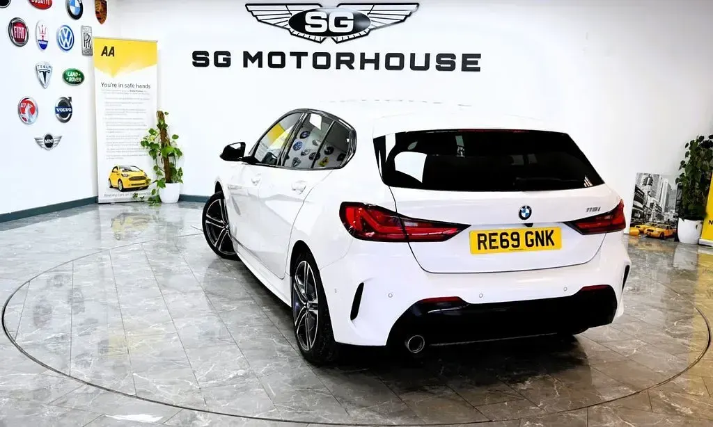 Used BMW 118 M Sport 140 HP (102 kW) 2019 White Hatchback