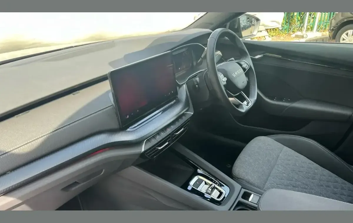 Used Skoda Octavia SportLine 147 HP (108 kW) 2025 Black Estate