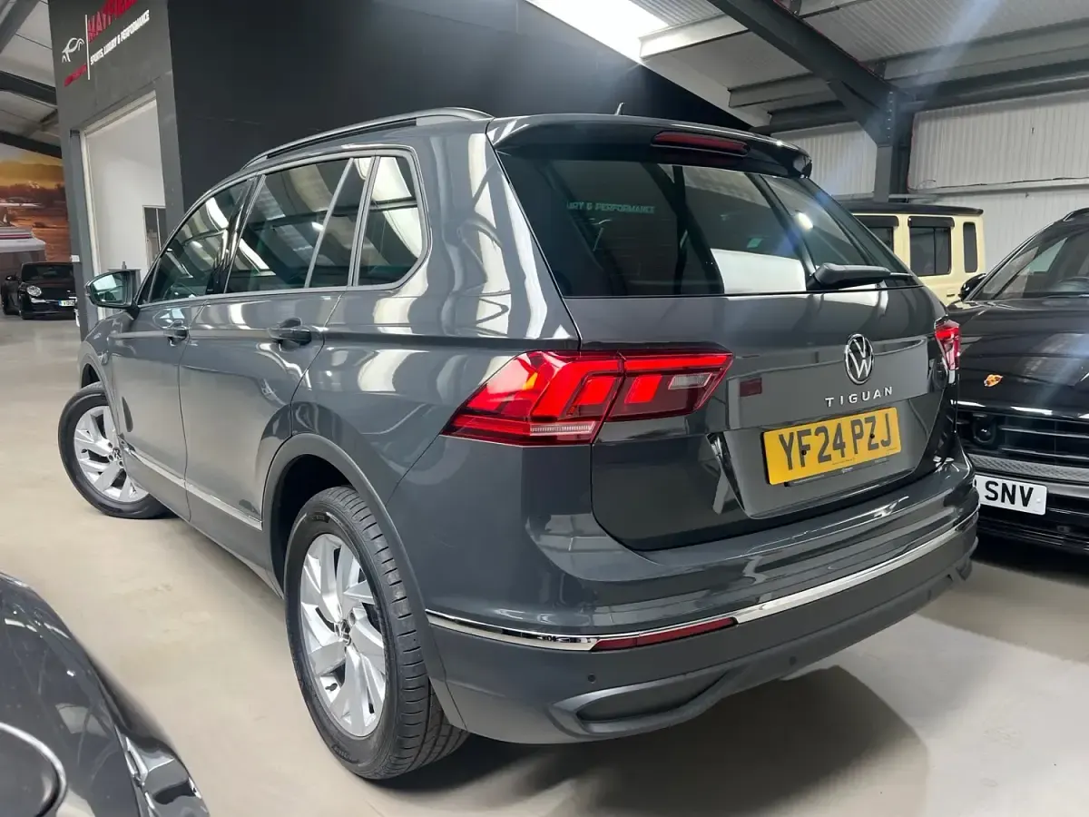Used VW Tiguan Life 150 HP (110 kW) 2024 Grey SUV