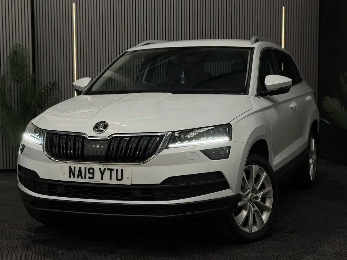 Used Skoda Karoq SE L 2019 White SUV