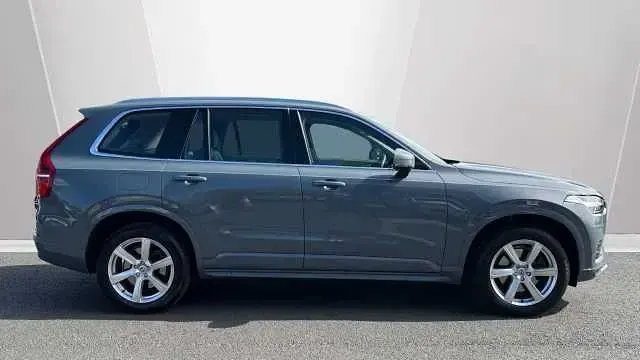 Begagnad Volvo XC90 Core 247 HK (181 kW) 2023 SUV