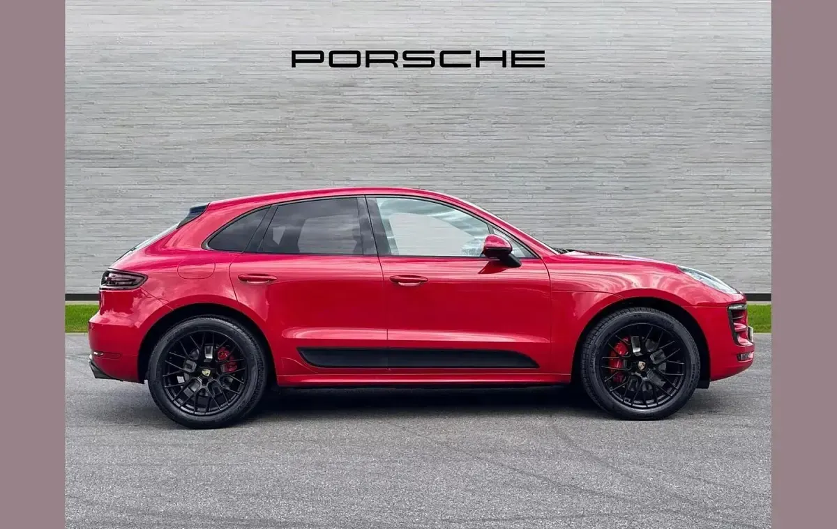 Used Porsche Macan 355 HP (261 kW) 2017 Red SUV