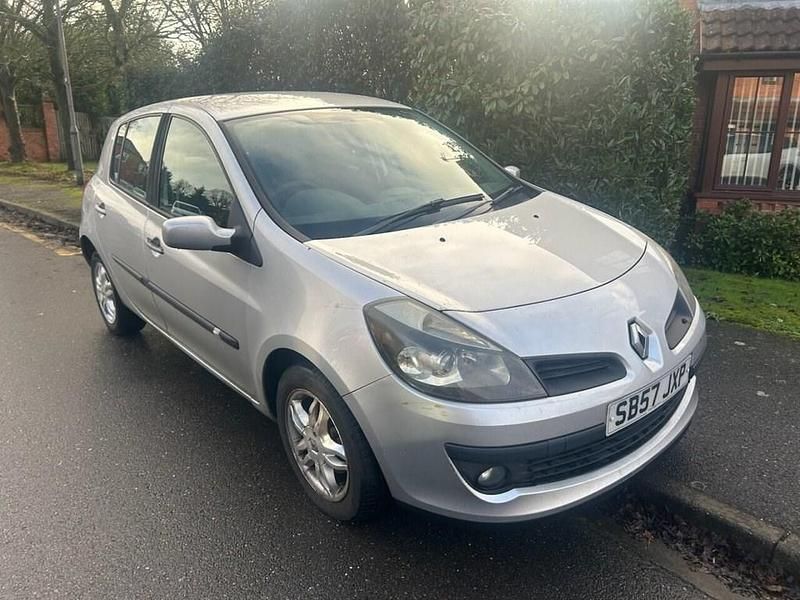 Used Renault Clio II Dynamique 100 HP (73 kW) 2007 Silver Hatchback