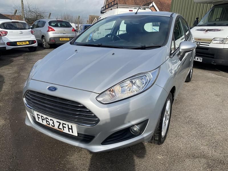 Used Ford Fiesta Zetec 82 HP (60 kW) 2013 Silver Hatchback