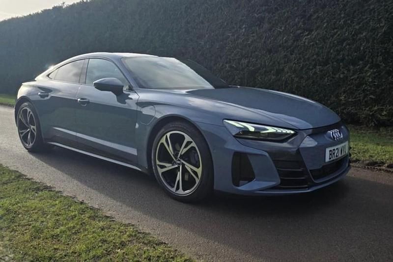 Used Audi e-tron GT quattro Comfort 389 kW (530 HP) 2021 Sedan