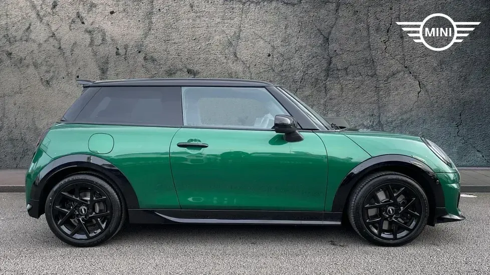 Używany Mini Cooper Hatch 113 kW (154 KM) 2026 Zielony Hatchback